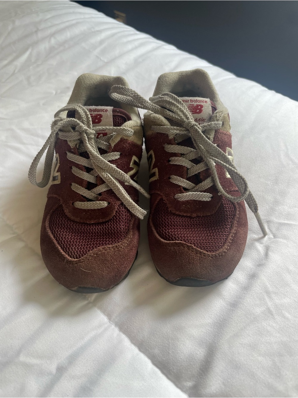 891. New Balance Classic 574 Kids Maroon and White Athletic Sneakers Size 8